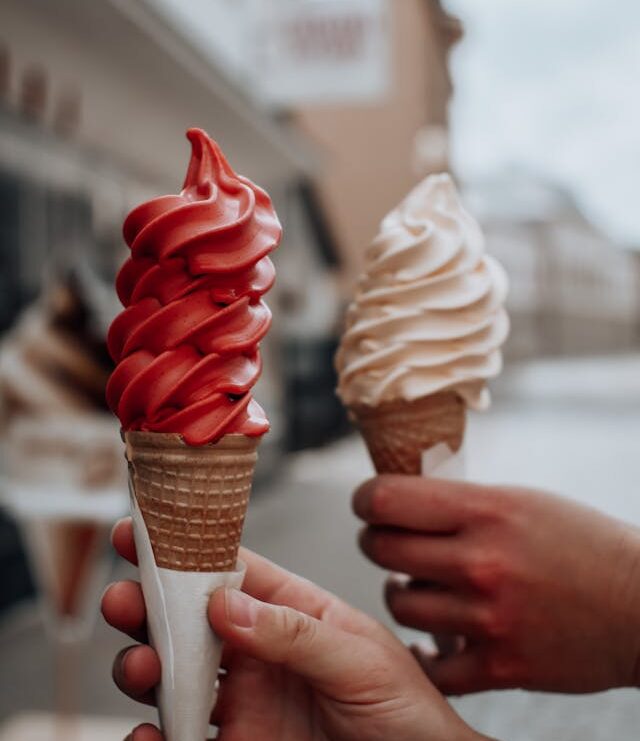 Profesjonalna maszyna do lodów świderków – jak działa?