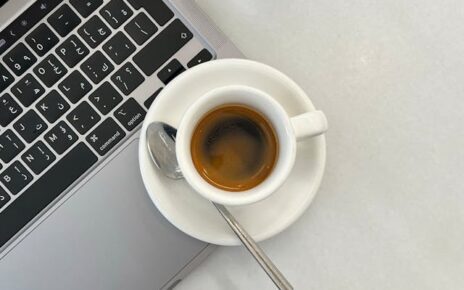 Ekspres do kawy do biura, a wizerunek firmy w oczach klientów