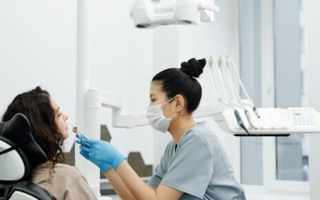 Jak wygląda kontrola po lakowaniu zębów?