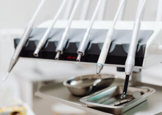 Czy możliwe jest leczenie kanałowe kilku zębów na jednej wizycie?