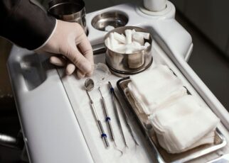 Dlaczego czasami bez podniesienia dna zatoki szczękowej nie można wszczepić implantu?